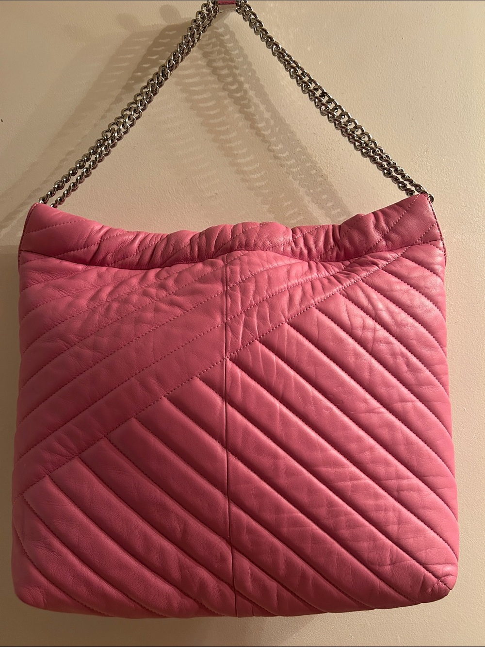 NEW Vince Camuto Pink Pillow Soft Quilted Shoulder Bag with Chain Strap - Picture 2 of 4